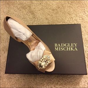 Badgley Mischka satin heels 3 inches